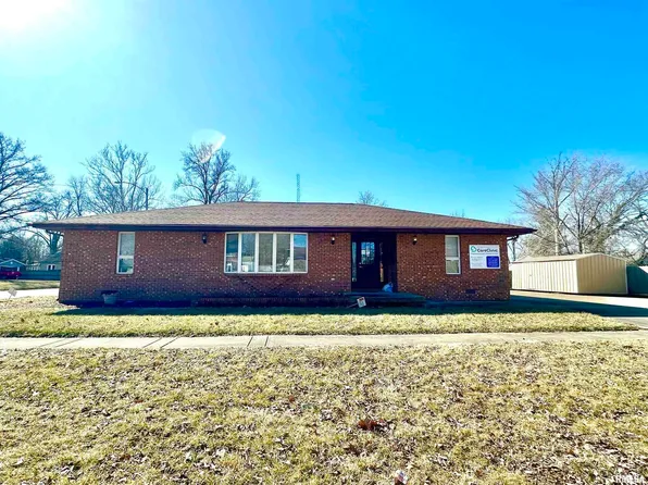 319 E 7th St, Centralia, IL 62801