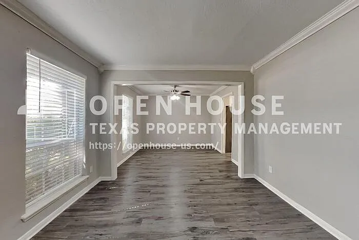 4 bed, 2.5 bath, 2894 sqft, $2,360 — Photo 3