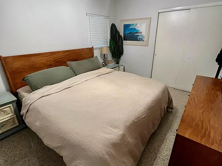 1012 E Emma St — Photo 11