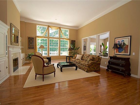 4th image of 7825 Rockdove Ln #28