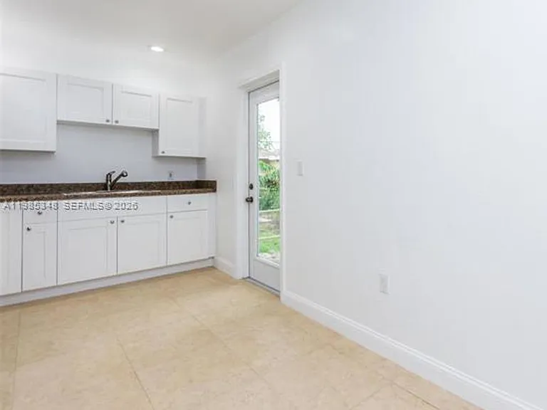 6300 NW 41st St — Photo 14
