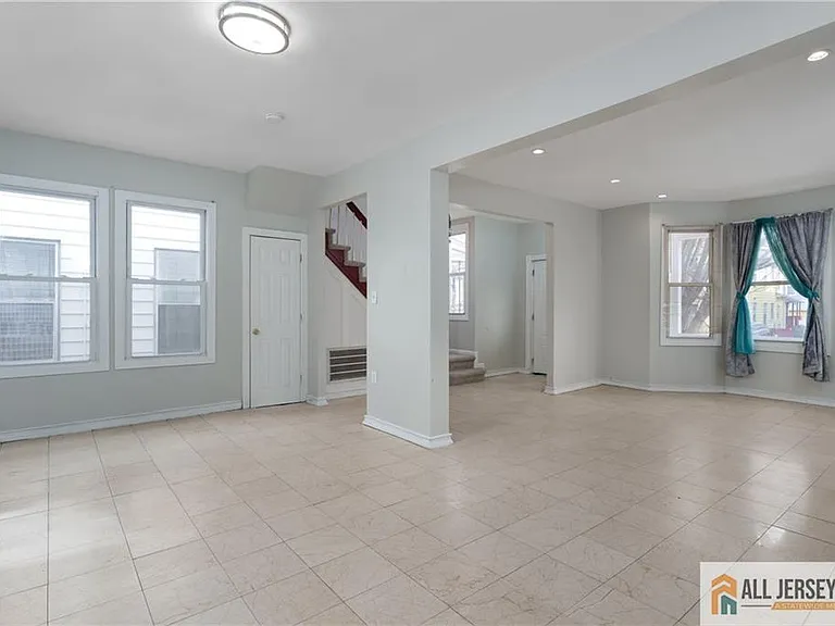 264 Seaman St #2 — Photo 7