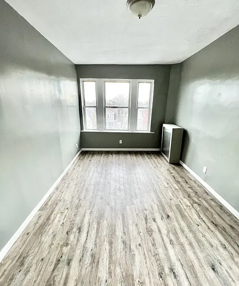 492 Park Ave #13 — Photo 6
