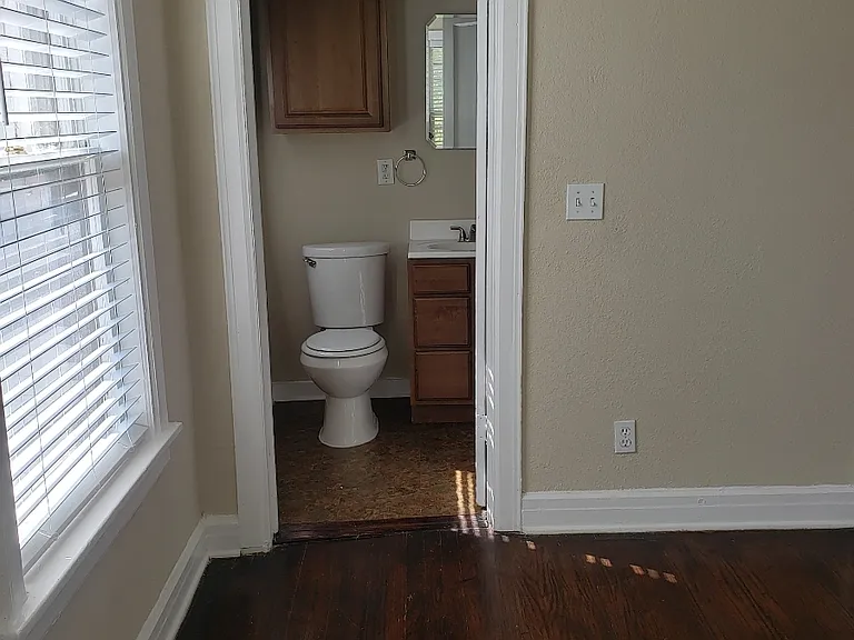 2519 N Robinson Ave #C — Photo 13