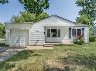 2302 S Estelle St, Wichita, KS 67211