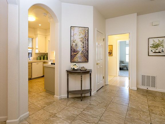 5th image of 836 Peggy Lee Court