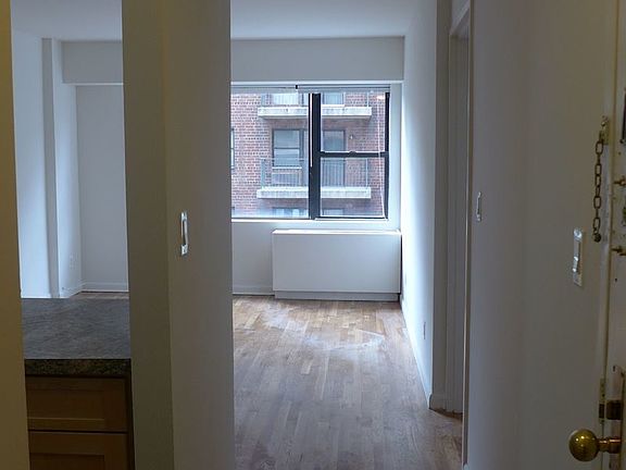 3rd image of 225 E 85th St APT 606