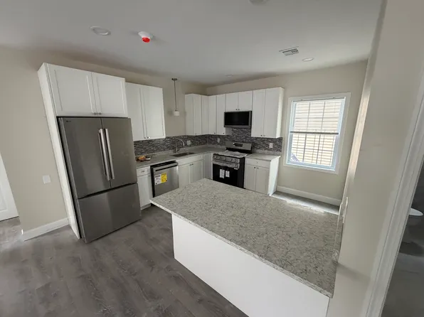 12 Monticello St #6, Providence, RI 02904