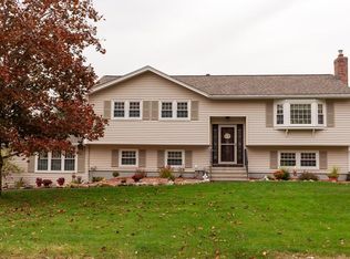 10 Maynard Cir, North Chelmsford, MA 01863