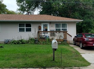 407 4th Ave NW, Dodge Center, MN 55927