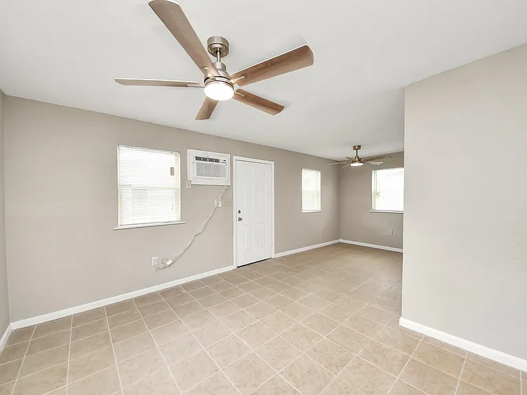 3914 Hoffman St #B — Photo 10
