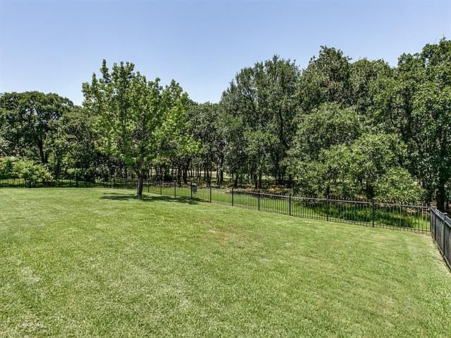 2nd image of 209 Inverness Dr