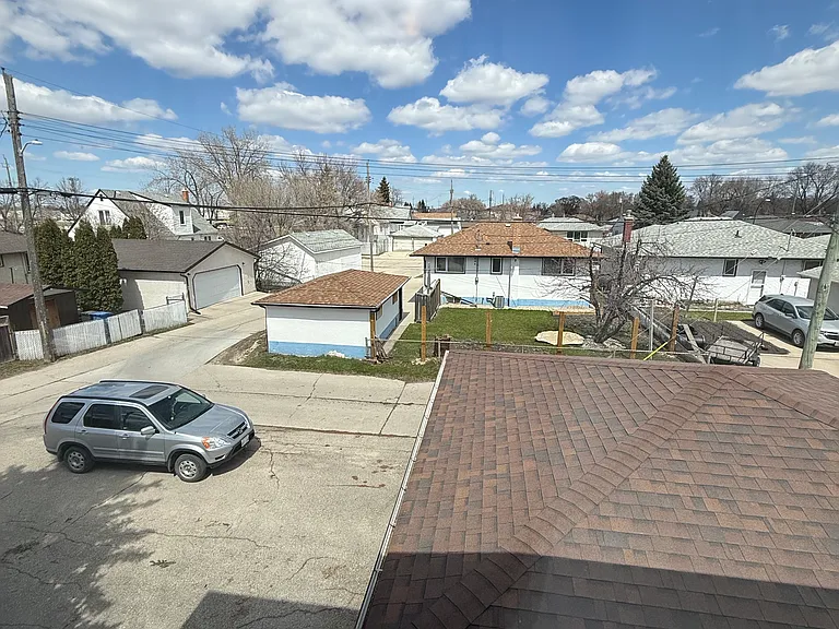 605 Dallenlea Ave #605 — Photo 18