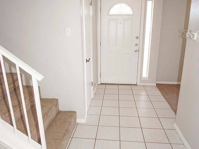 2348 Mermaid Dr — Photo 3