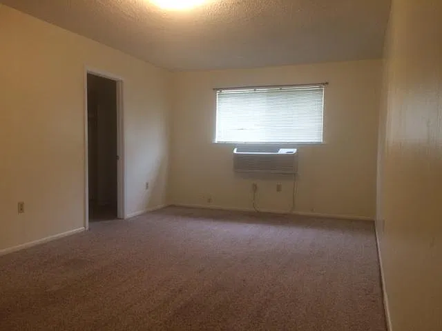 Studio, 490 sqft, $500 — Photo 4