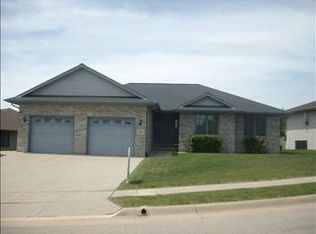 521 Nocturnal Ln, Dubuque, IA 52003