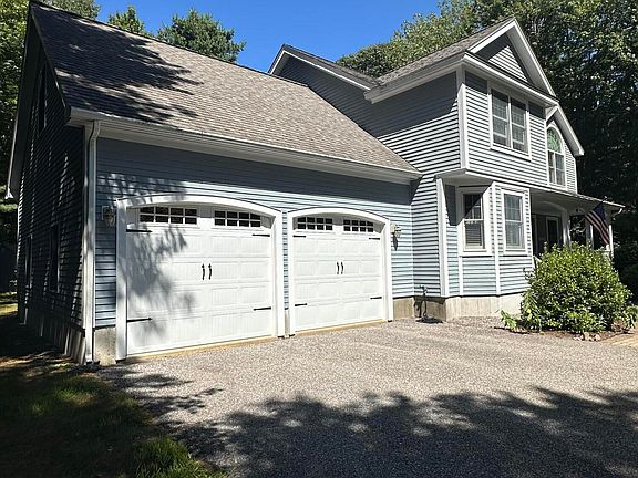 2nd image of 4 Seguin Drive