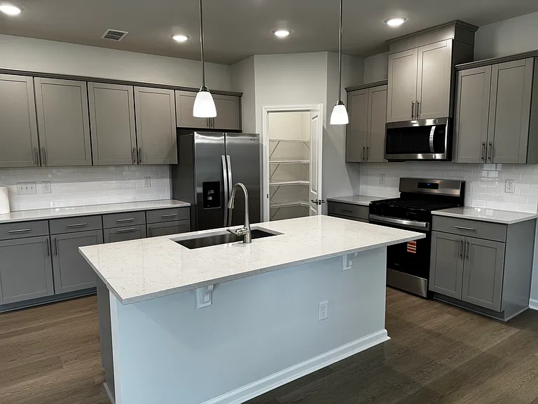 713 Wicklow Hall Dr — Photo 3