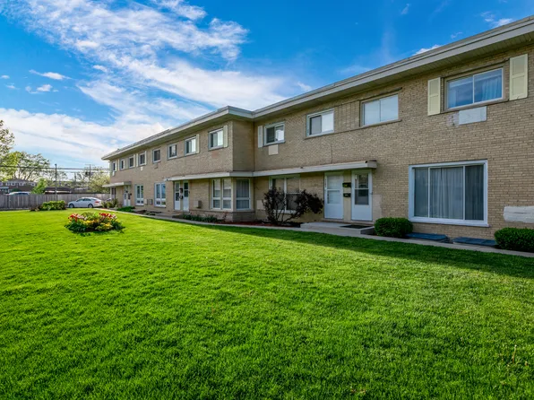 1258 N Wheeling Rd, Mount Prospect, IL 60056