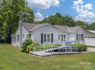 105 Playground St, Waynesville, NC 28786