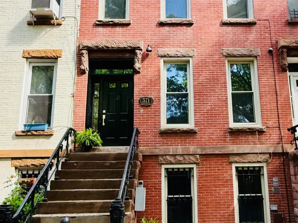 571 Macdonough Street image 2 of 22