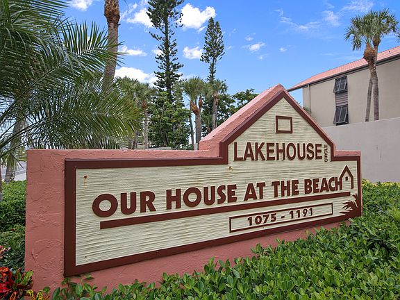 3rd image of 1115 Lake House Cir