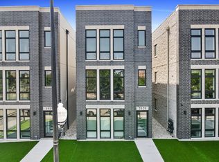 2529 W Congress Pkwy #1, Chicago, IL 60612