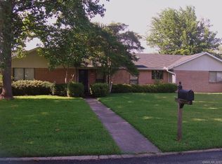 215 Wellington Dr, Bossier City, LA 71111