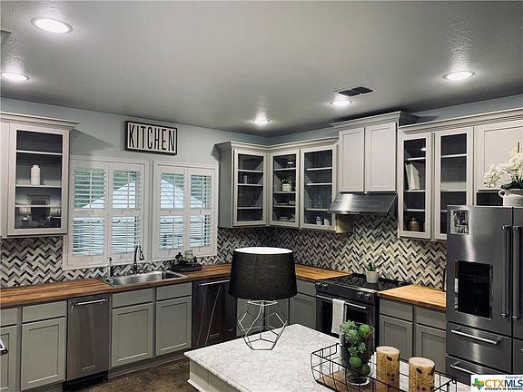 4th image of 230 Cosmos Ln