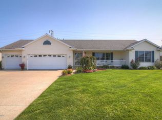 1108 Sydney Dr NW, Grand Rapids, MI 49534