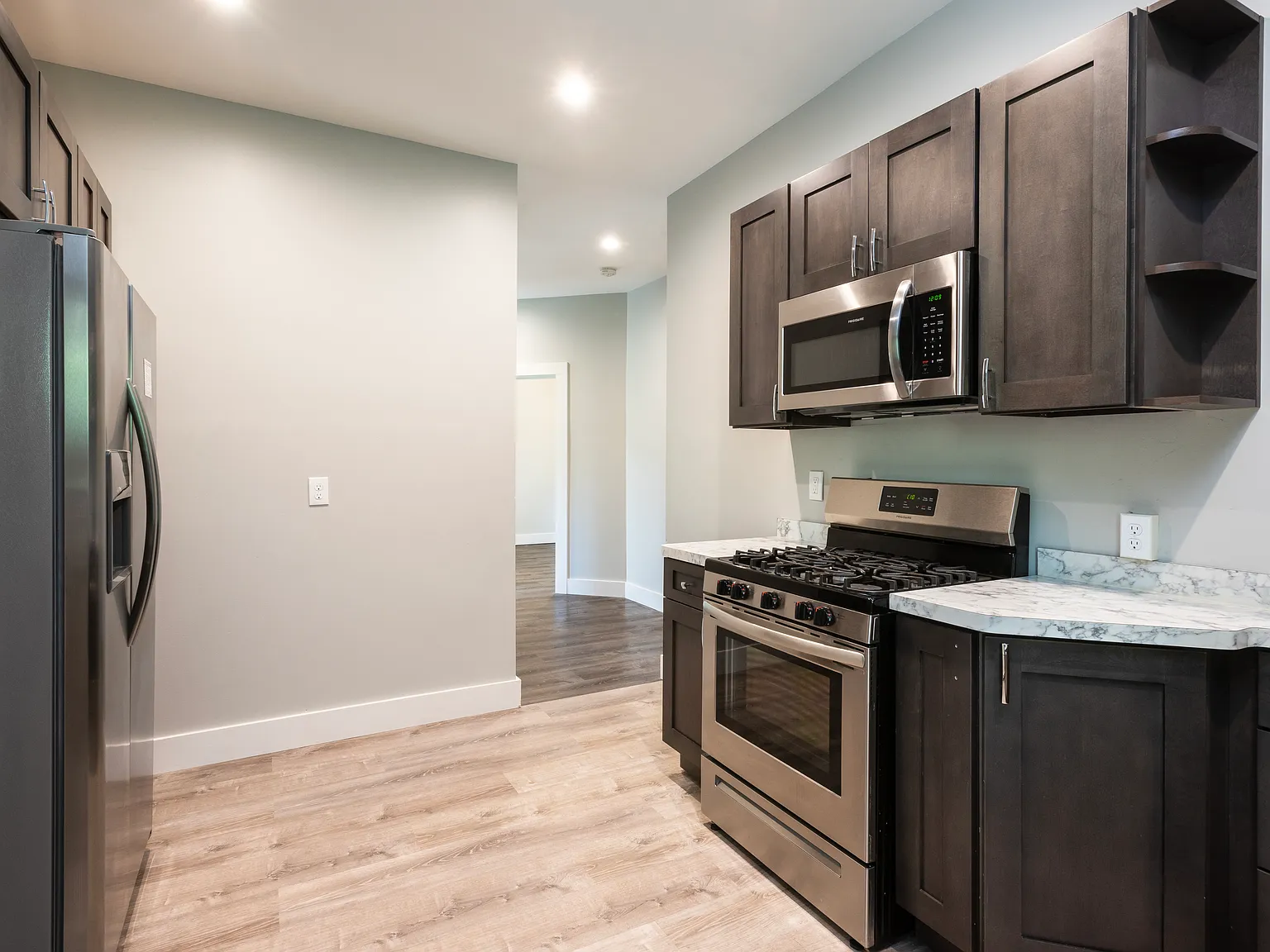 4 bed, $2,000 — Photo 3