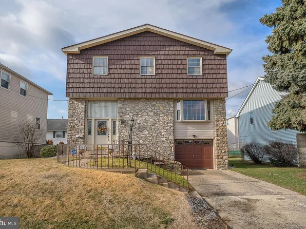 1860 Greymont St, Philadelphia, PA 19116