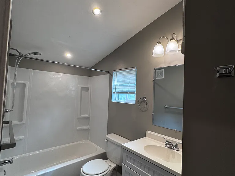 120 Adams St #2 — Photo 11
