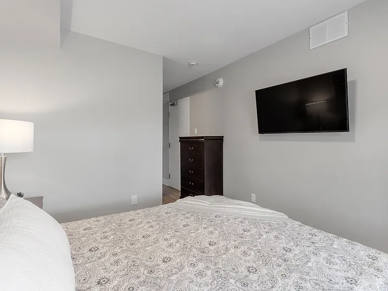 173 Henderson Ave — Photo 31