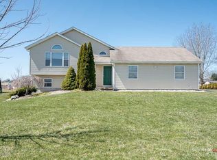 359 Summerlin Dr, Holland, MI 49423