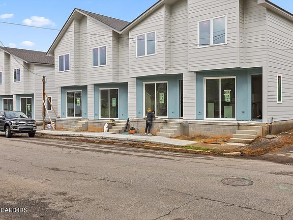 2nd image of 109 E Oldham Ave #101