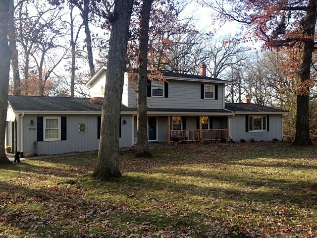 4258 Oak Leaf Lane NE