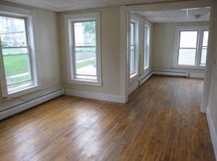 17 Lincoln Ave APT 2, Rutland, VT 05701