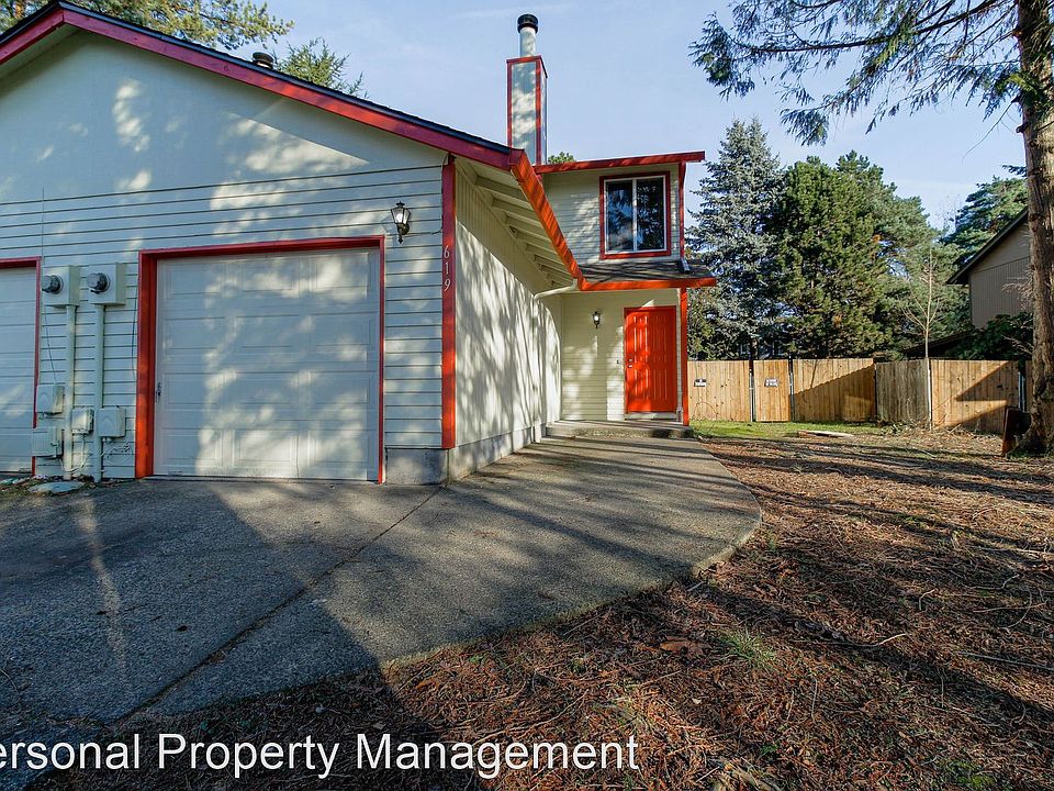 1st image of 619 SE 131st Ct