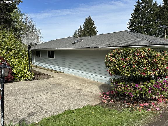3rd image of 20431 SW Edy Rd