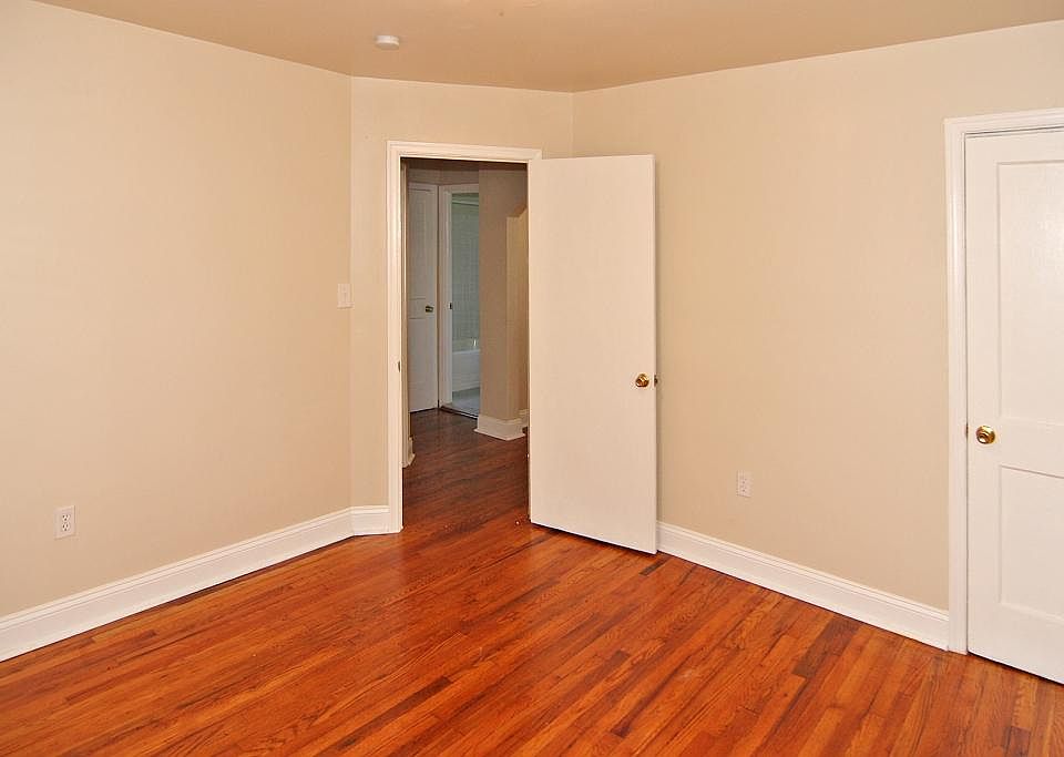 2nd image of 493 N Gannon Ave