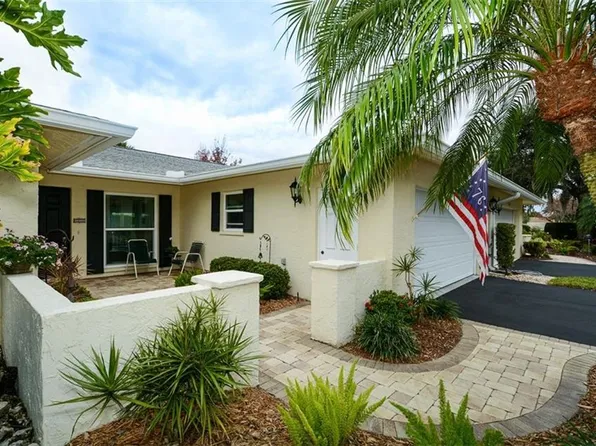 6940 W Country Club Dr N, Sarasota, FL 34243