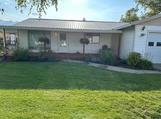 703 N East St, Joseph, OR 97846