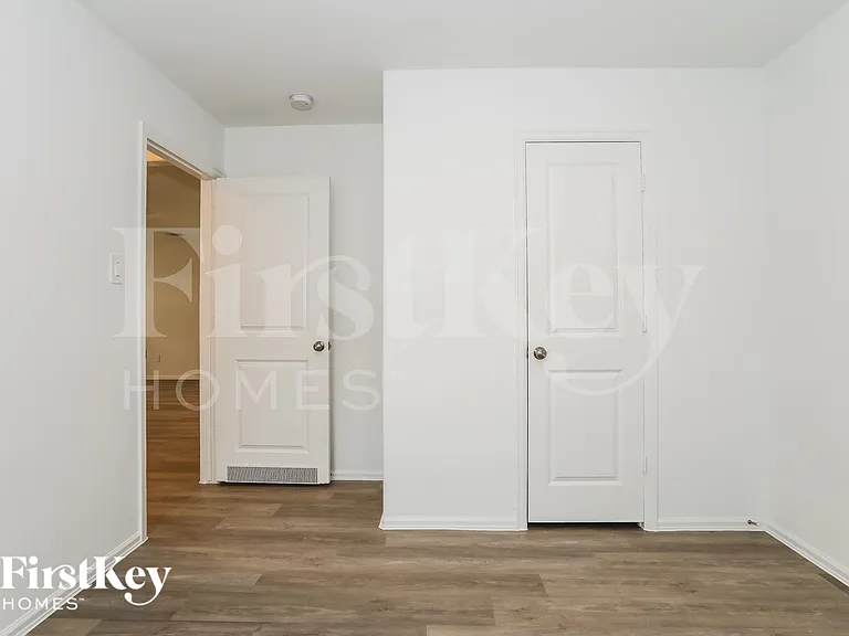 423 Jewett Meadow Dr — Photo 12