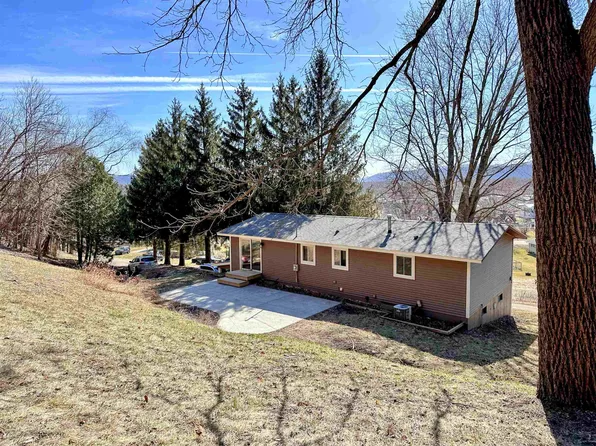 315 E Bluff St, Bagley, WI 53801