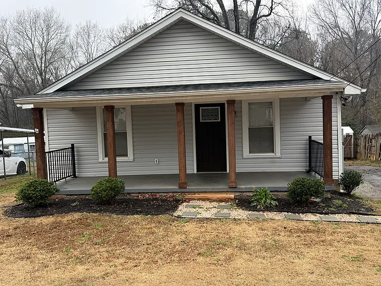 125 Christopher Street Ext — Photo 1