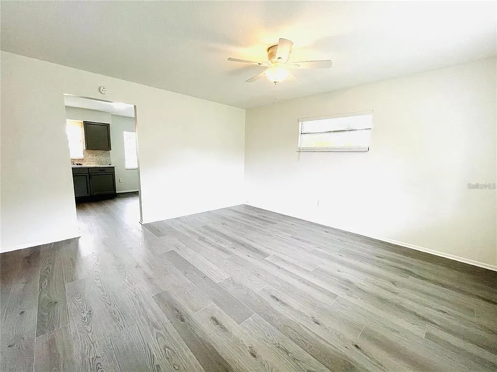 3 bed, 1.0 bath, 1064 sqft, $1,660 — Photo 3