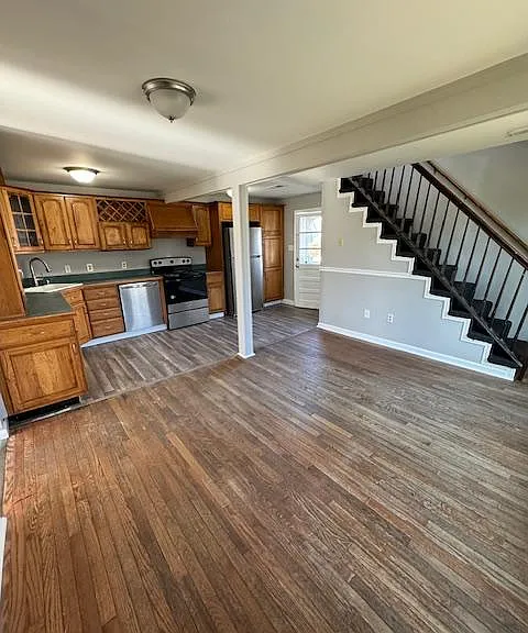 724 Broad St #A — Photo 1