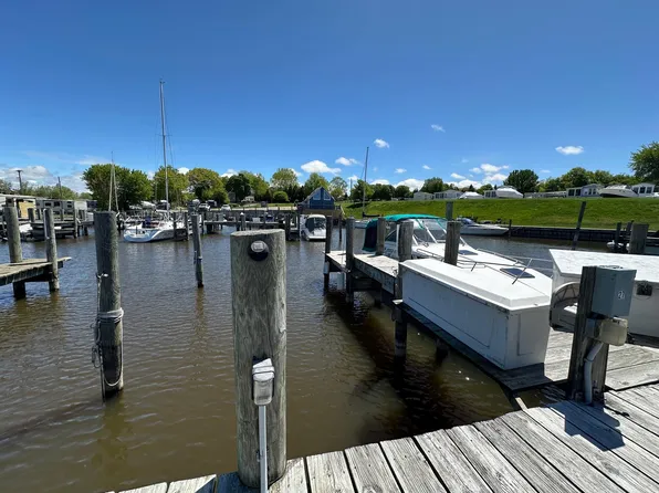 40 N Bailey Ave #27, South Haven, MI 49090