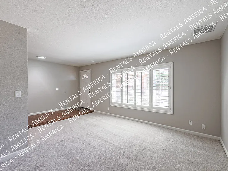 1360 W Esplanade St — Photo 3